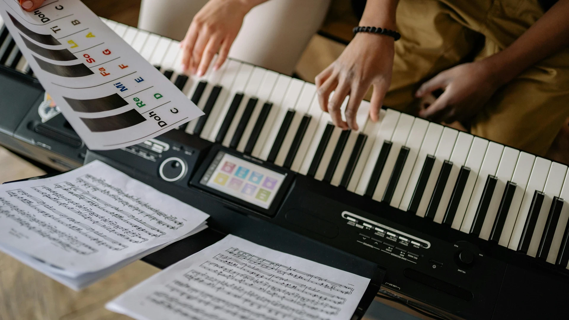 ピアノの弾き語りおすすめ曲10選